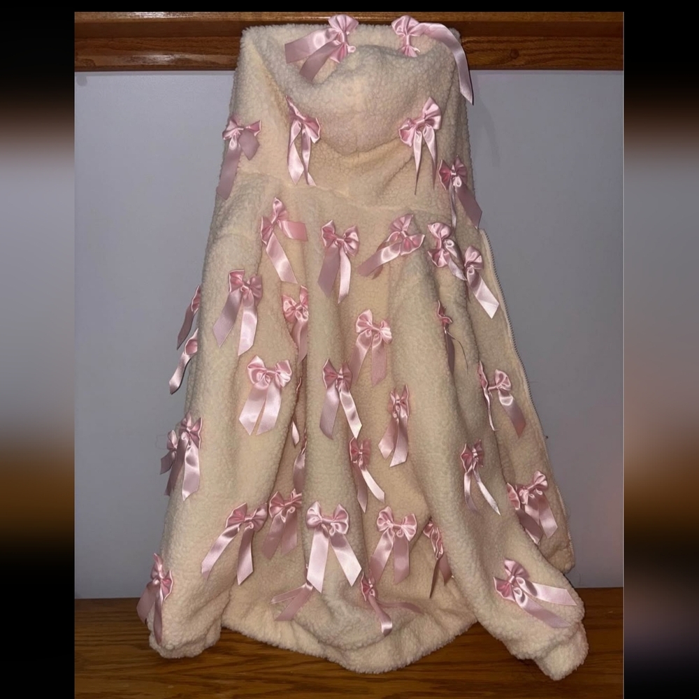 Sugar Thrillz Cream Puffer with Pink Bows - Picture 2 of 3